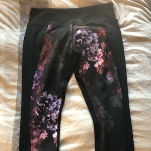 Lululemon - Spring Has Sprung Wunder Unders - sz 10